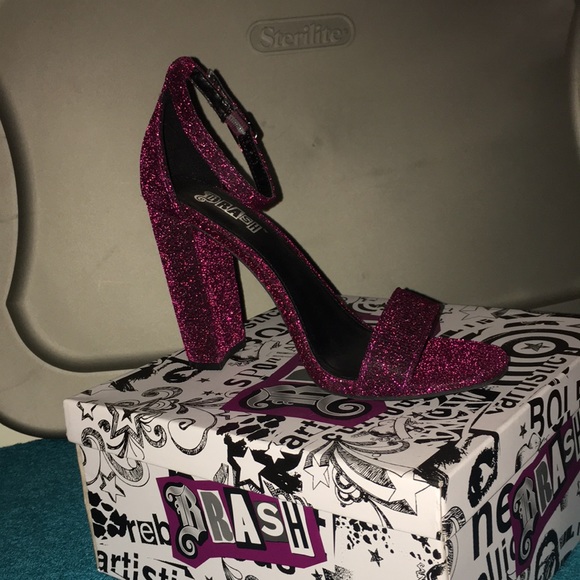 🌹🌹Houston Pink glitter NWT sandals 👡 cute on - Picture 3 of 6